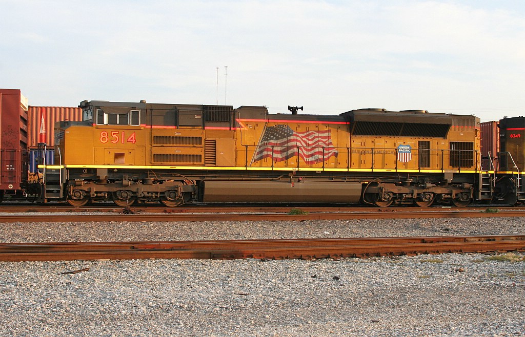 UP 8514 on WB freight transfer from the east bank